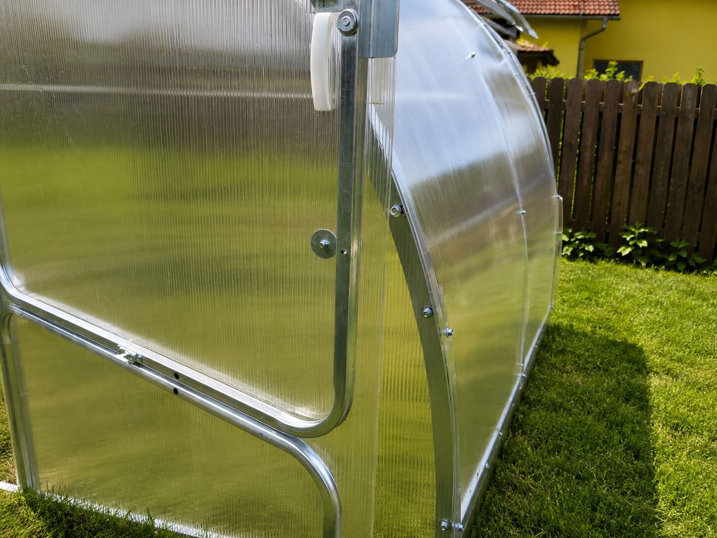 Gewächshaus aus Polycarbonat mit Stahlrahmen | 4 m Breite